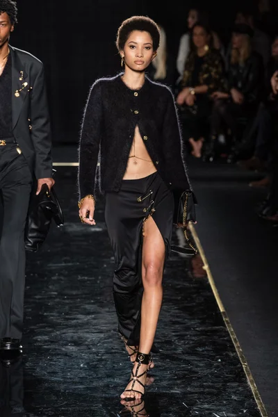 Look 18